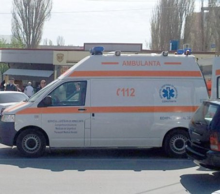Accident rutier pe Tomis: o motociclistă şi fratele ei au fost răniţi